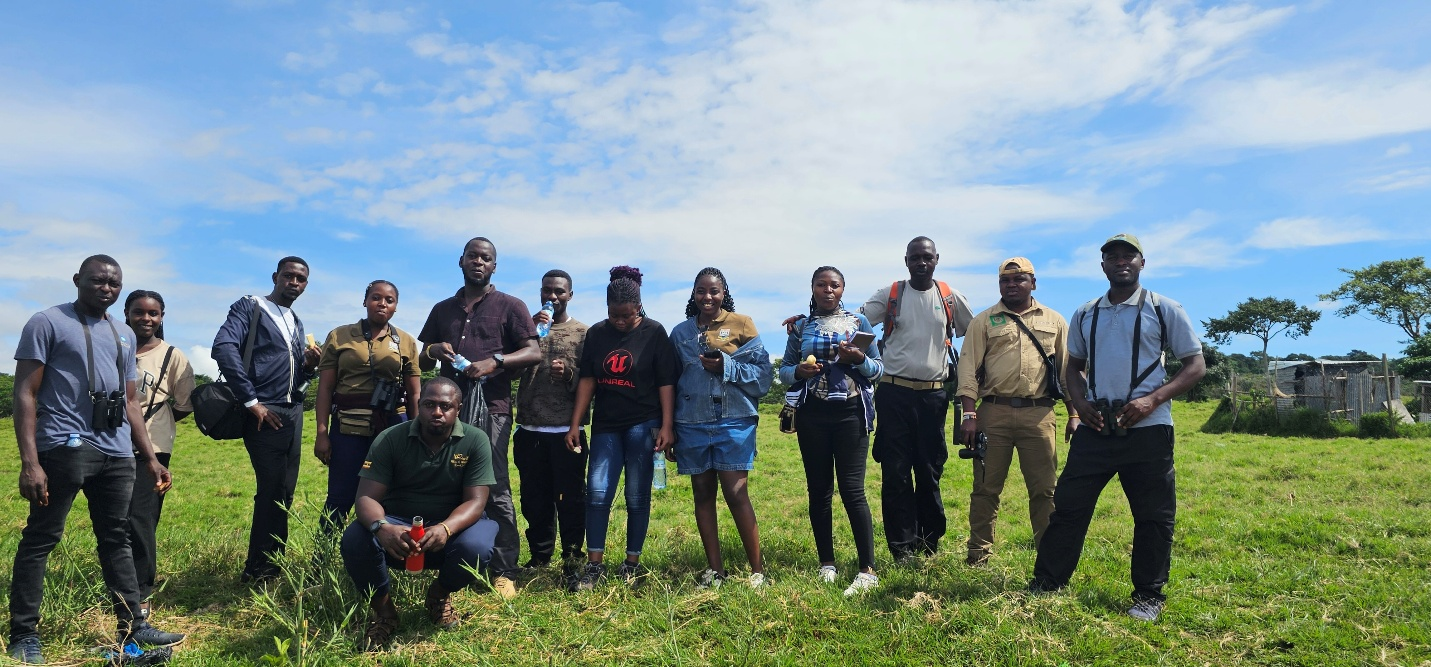 JM Jungle Safaris operations coordinators, reservation consultants, and travellers together on expedition