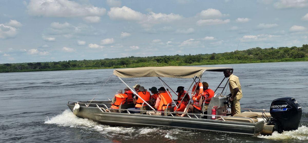 GAME DRIVE AND BOAT CRUISE - KAZINGA CHANNEL
